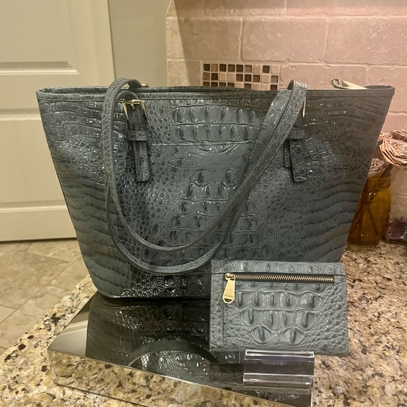 EUC Brahmin Sage Medium Asher & Trifold Wallet - Picture 2 of 8